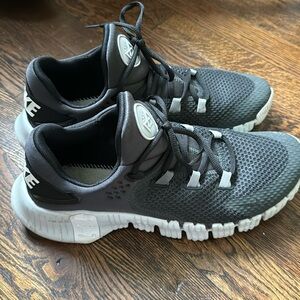 Men’s Nike metcons